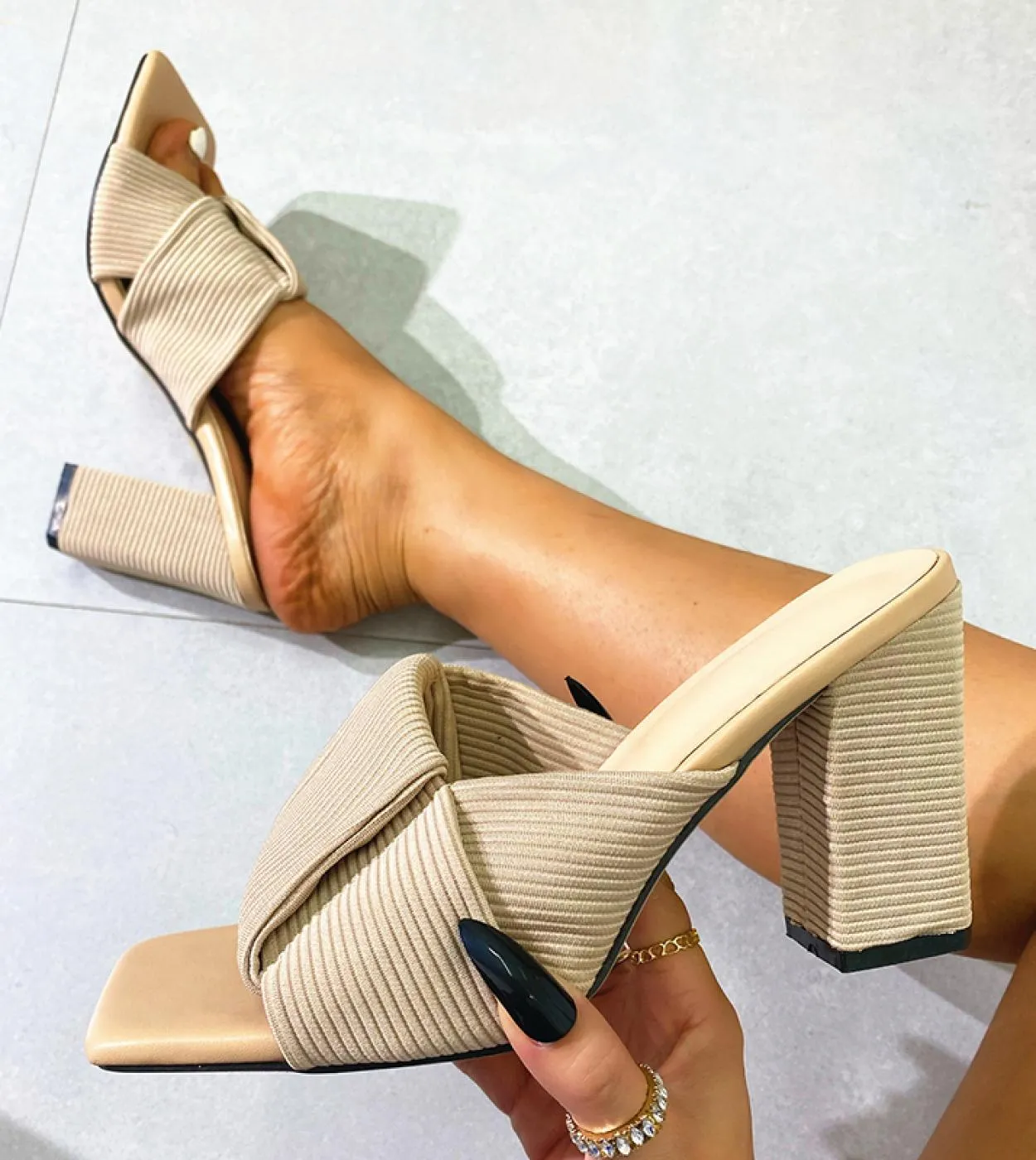 2023 Donna Slides 115cm Tacchi alti Lady Slip On Brown Chunky Pantofole Wedding Block Square Heels Party Peep Toe Shoes P