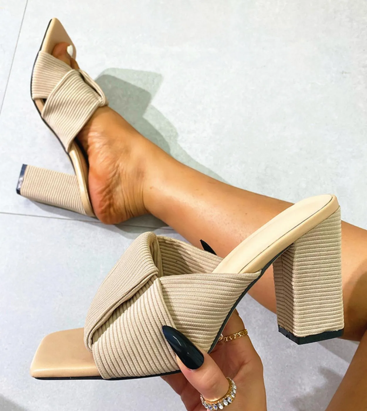 2023 Donna Slides 115cm Tacchi alti Lady Slip On Brown Chunky Pantofole Wedding Block Square Heels Party Peep Toe Shoes P