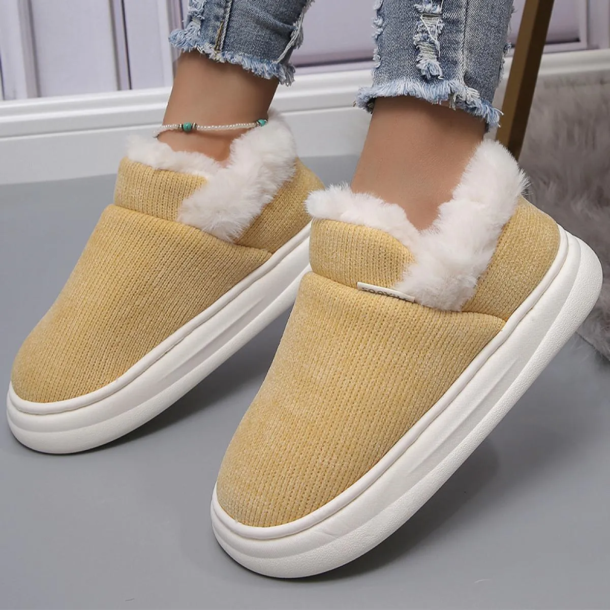 2023 Nuova pelliccia calda stivali da neve con piattaforma da donna peluche appartamenti alla caviglia scarpe firmate moda Kntti