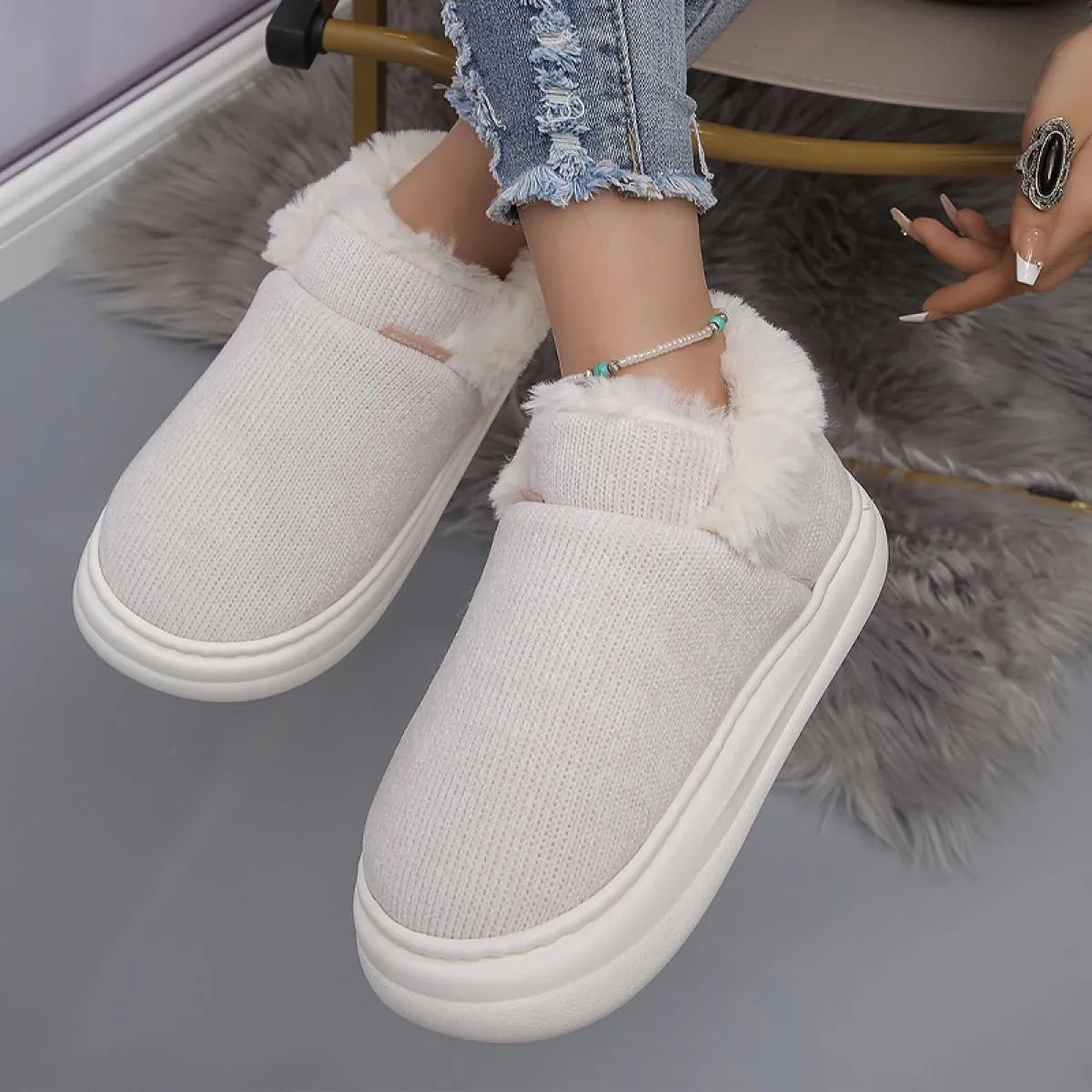 2023 Nuova pelliccia calda stivali da neve con piattaforma da donna peluche appartamenti alla caviglia scarpe firmate moda Kntti