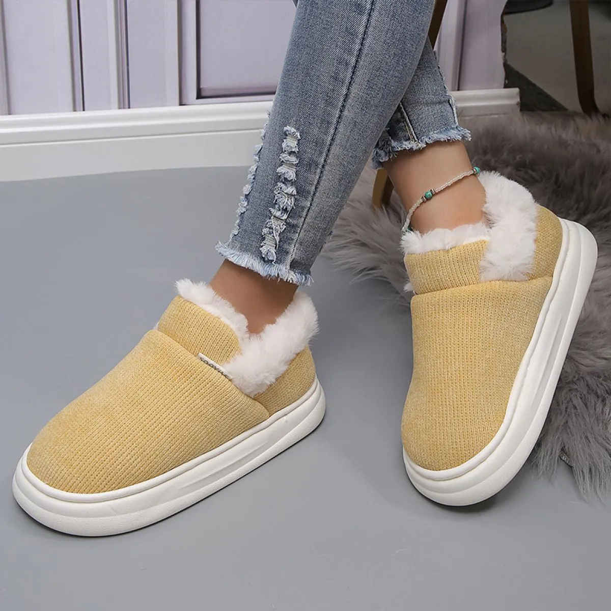 2023 Nuova pelliccia calda stivali da neve con piattaforma da donna peluche appartamenti alla caviglia scarpe firmate moda Kntti