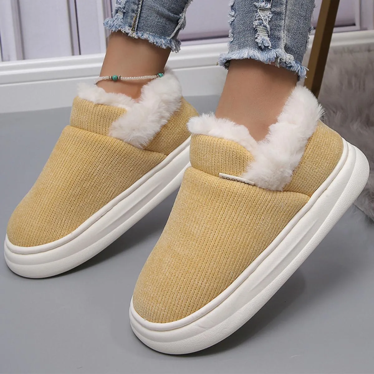2023 Nuova pelliccia calda stivali da neve con piattaforma da donna peluche appartamenti alla caviglia scarpe firmate moda Kntti