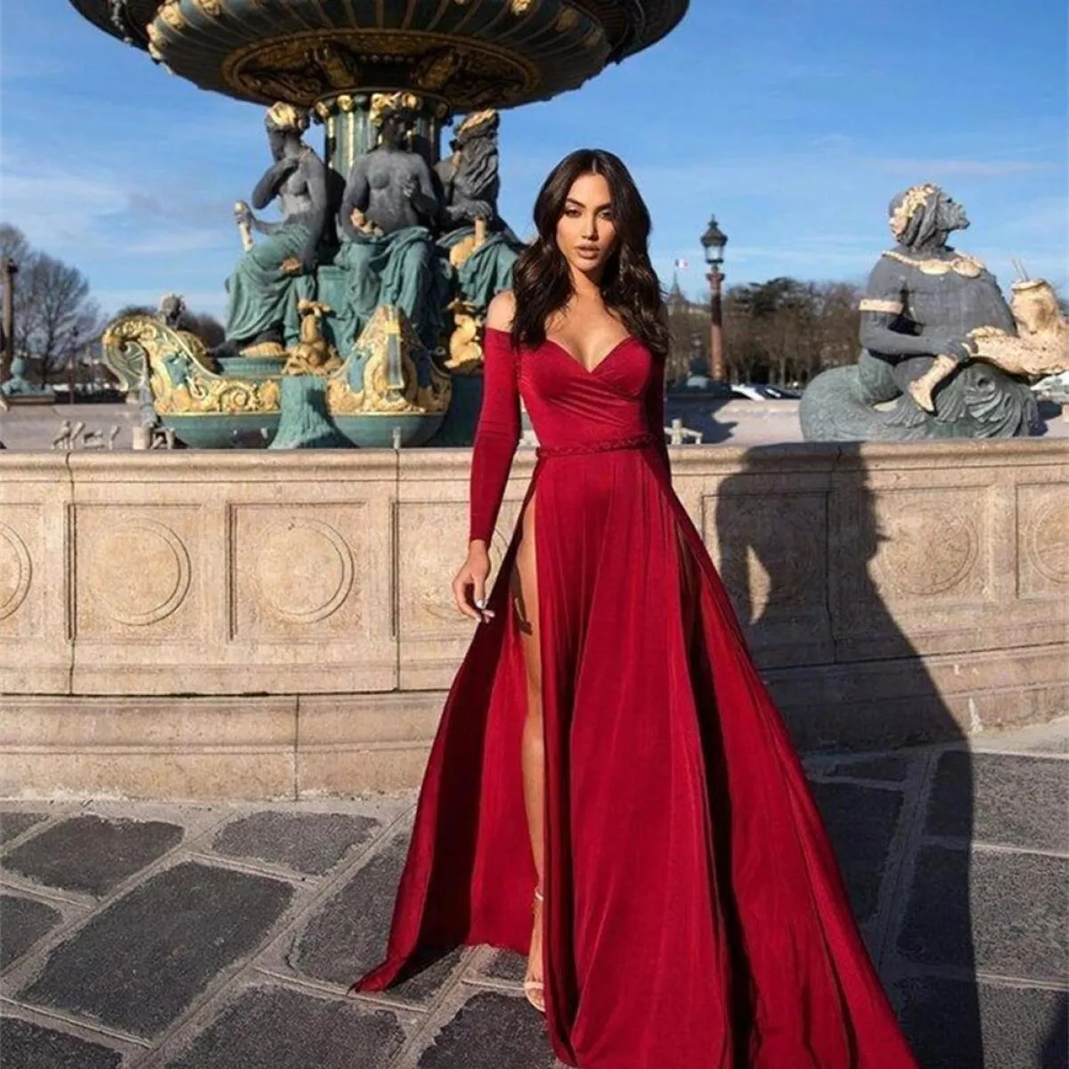 Abiti da sera formali con scollo a V con spalle scoperte rosse Abiti da festa eleganti con spacco alto sul davanti Abiti 2023 Sw