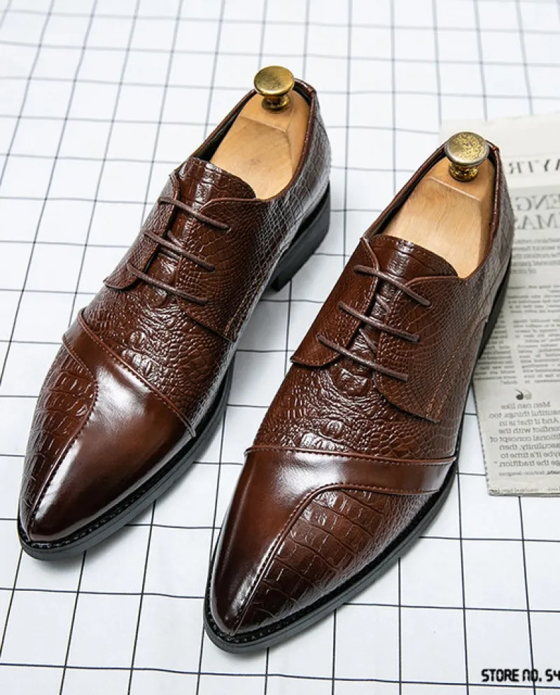 Designer Gentleman Scarpe in pelle verniciata con motivo a punta per uomo Abito da sposa Prom Ritorno a casa Oxford Sapatos Teni