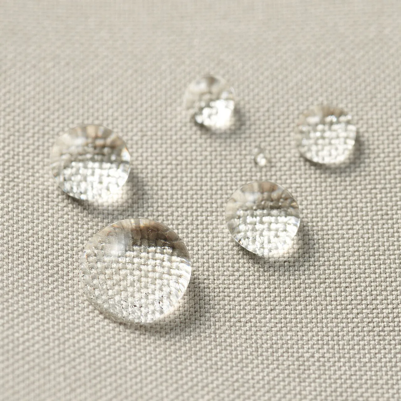 Giacca idrorepellente con cappuccio 24S.