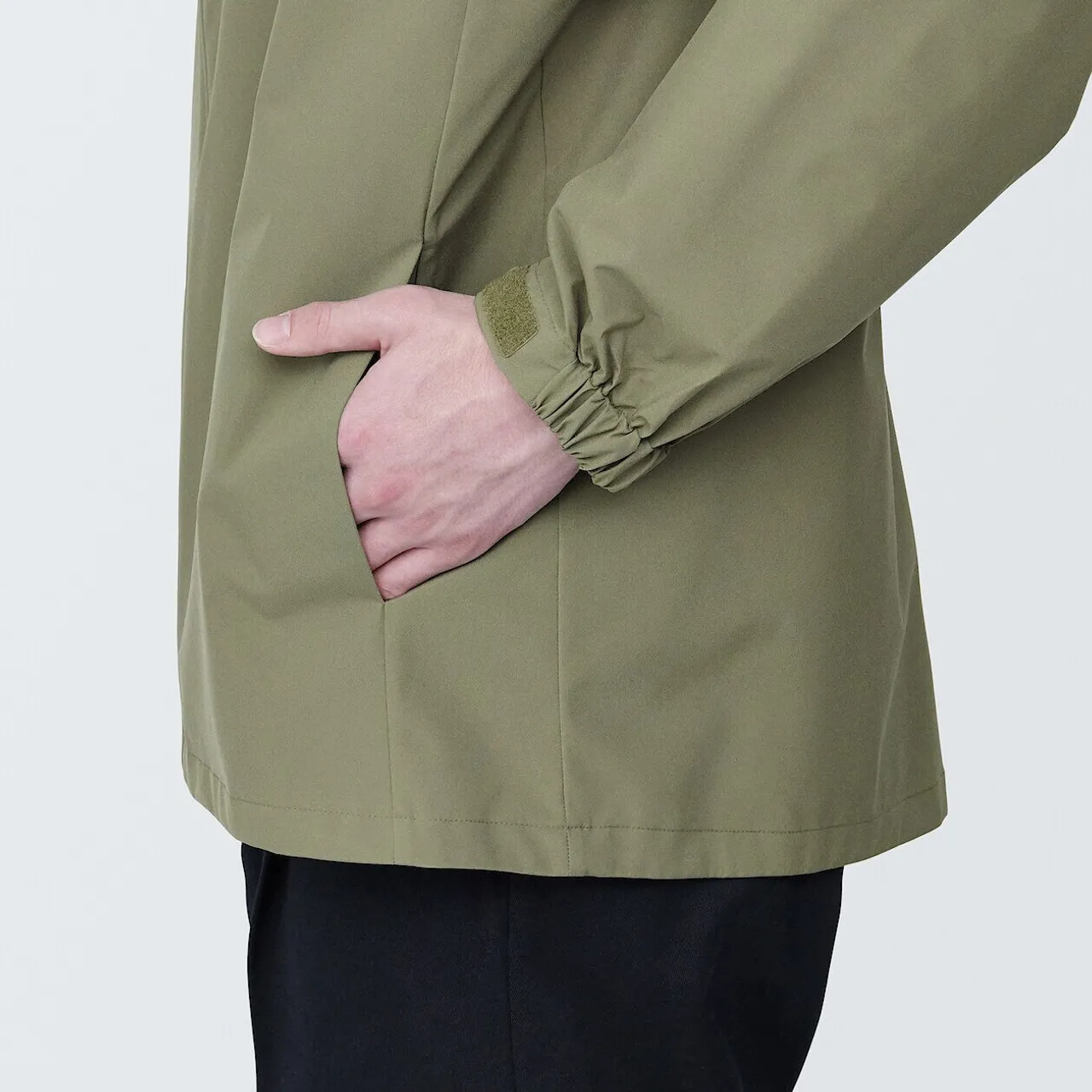 Giacca idrorepellente con cappuccio 24S.
