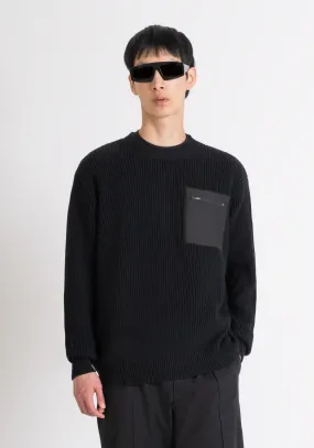 MAGLIONE RELAXED FIT IN COTONE CON TASCA IN TESSUTO