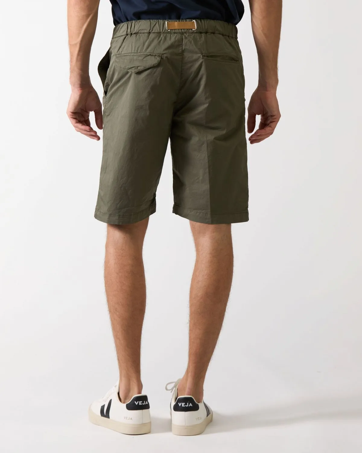 Pantaloncino elasticizzato di colore militare