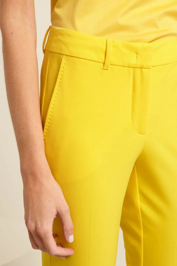 Pantaloni capri in tela