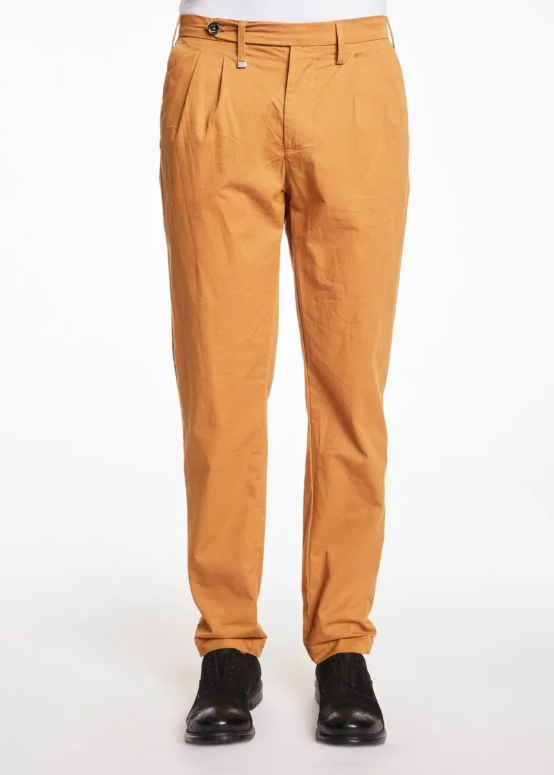 Pantaloni chino in gabardina stretch