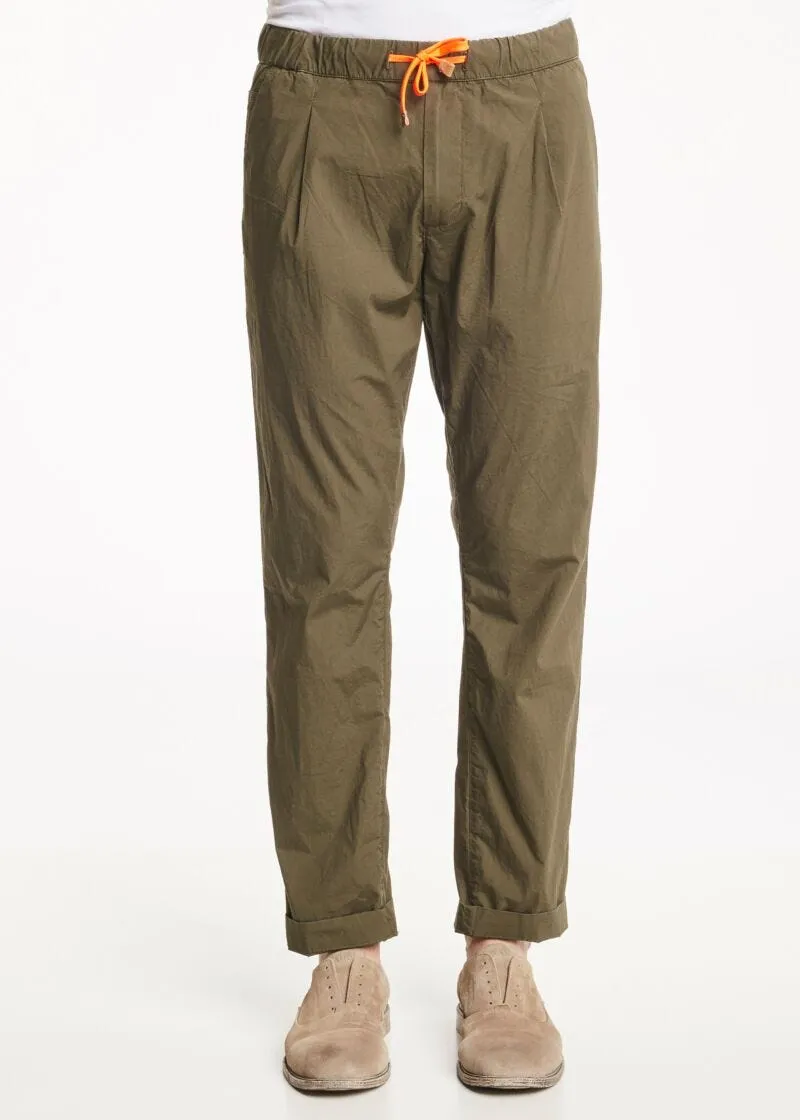 Pantaloni chino in gabardina