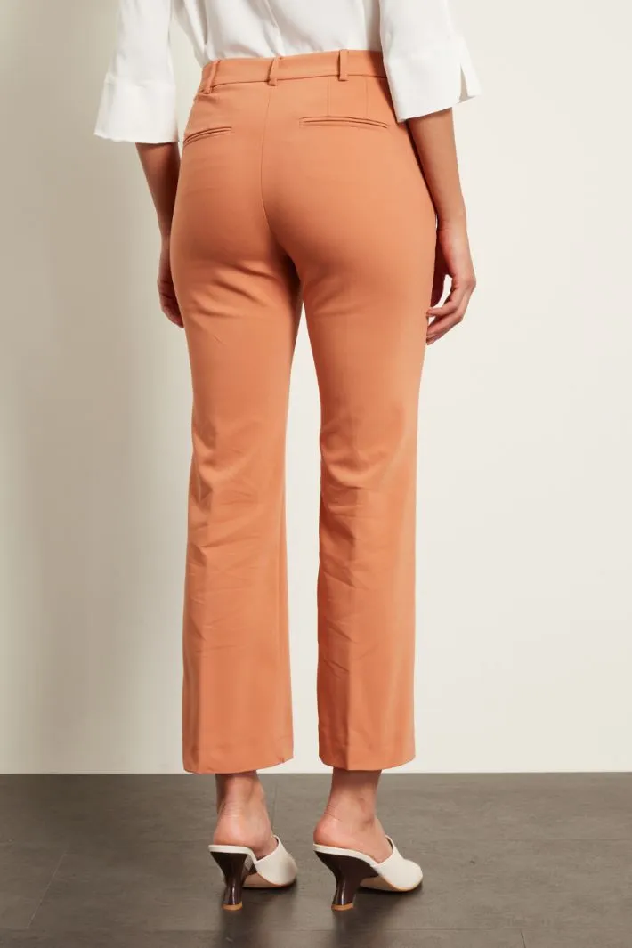 Pantaloni con passanti in vita