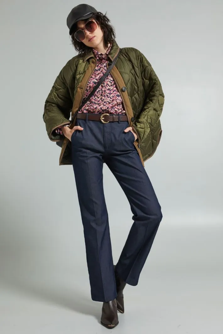 Pantaloni con piega stirata