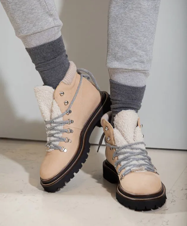 Peserico Stivali in pelle beige con catena monil S39584C009409