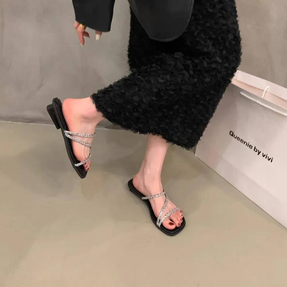 Sandali francesi con temperamento a tacco basso, scarpe da fata per l'abbigliamento estivo, sandali con strass con suola morbida