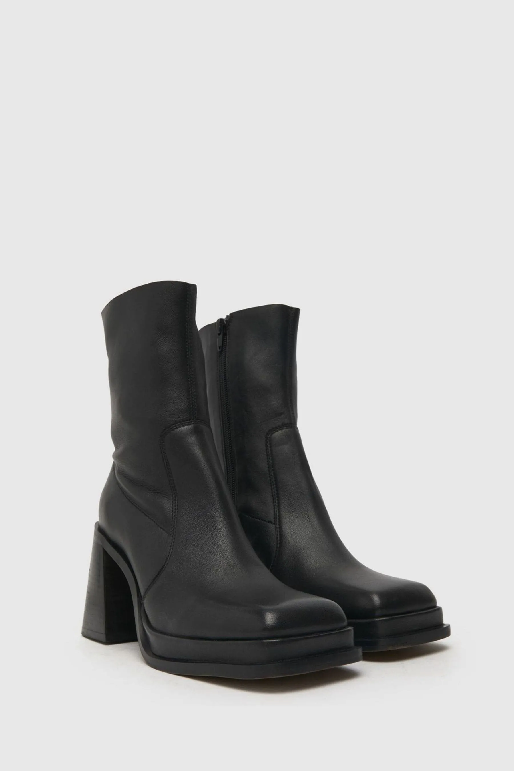 Schuh -Uccia - Nero in pelle con plateau - Stivali