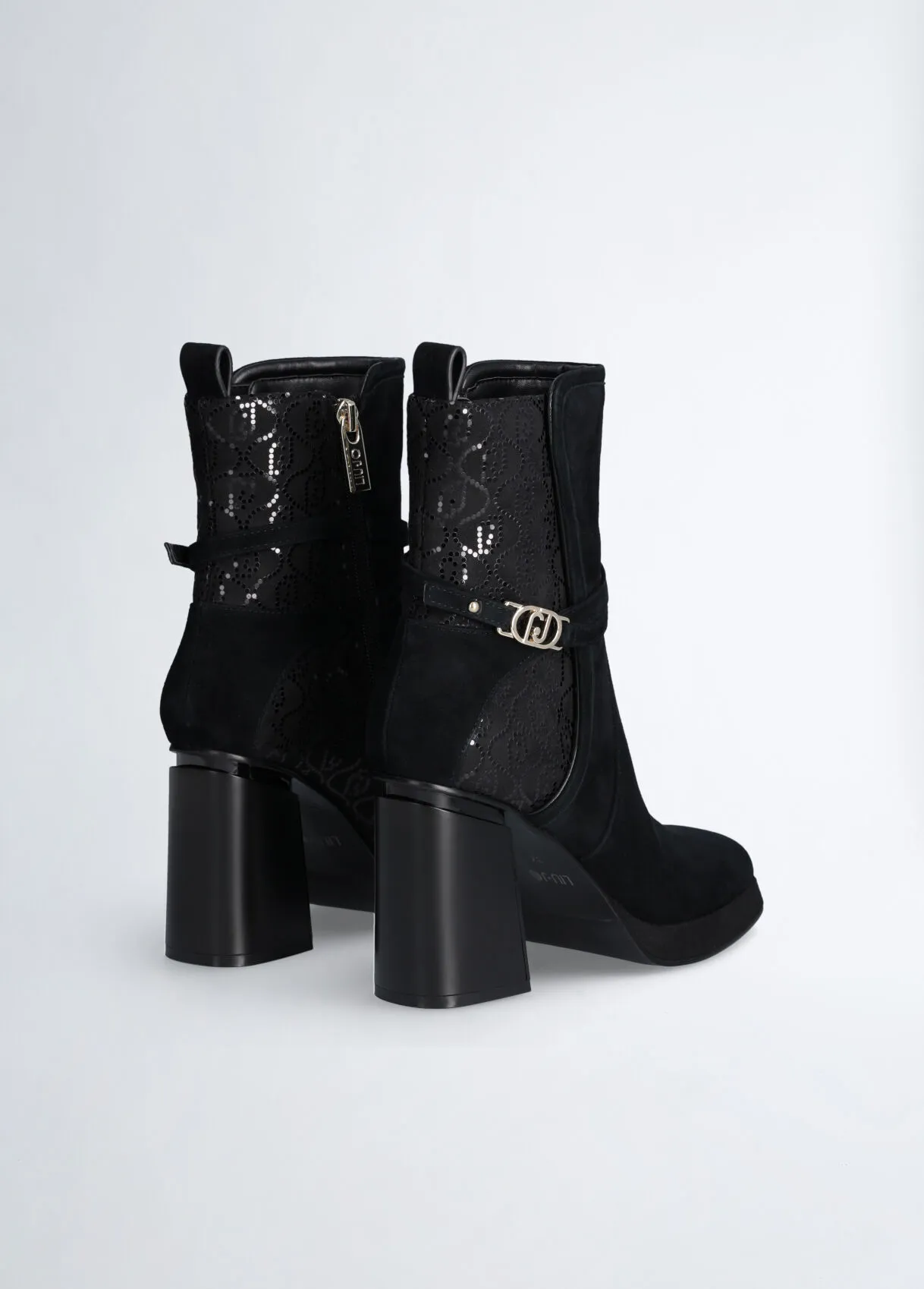 Stivaletti neri in suede