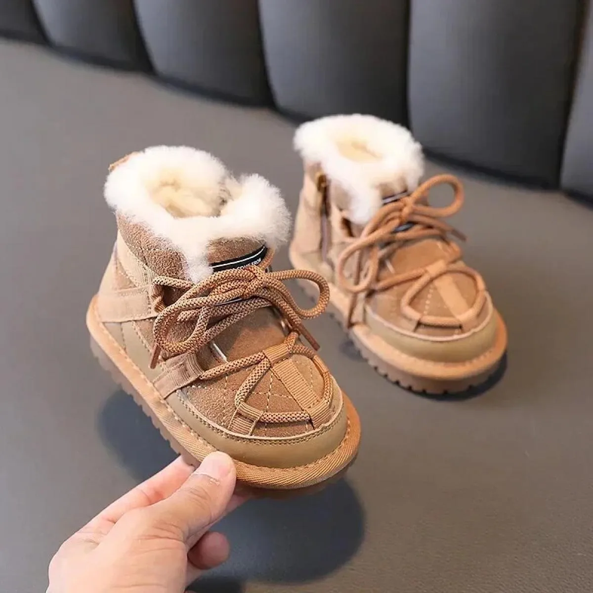 Stivali da neve per bambini invernali Comfort caldo peluche Scarpe da bambino per bambini Scarpe antiscivolo Moda Neonate Stival