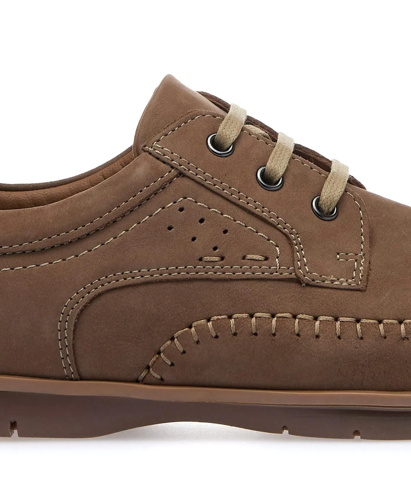 Stringate sportive in pelle con cuciture