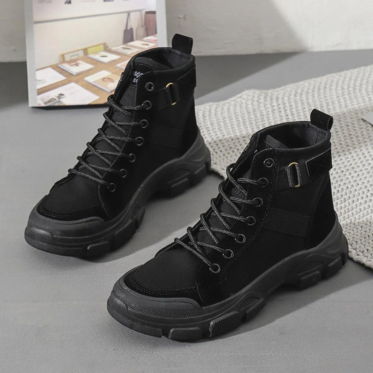 Tenis Feminino Donne High Top Piattaforme Designer Casual Scarpe da donna Luce Chunky Scarpe di tela per le donne 2022 Zapatos D
