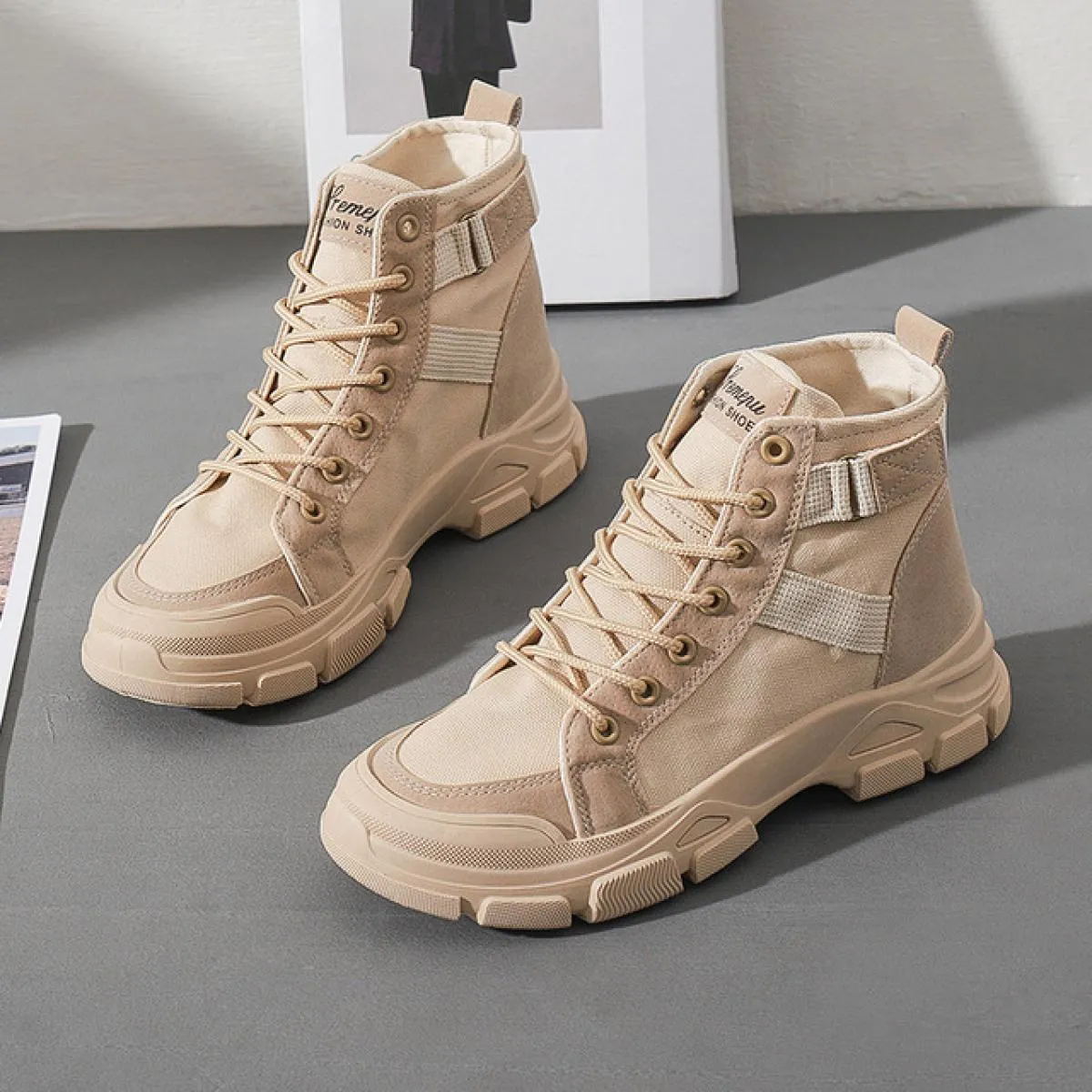 Tenis Feminino Donne High Top Piattaforme Designer Casual Scarpe da donna Luce Chunky Scarpe di tela per le donne 2022 Zapatos D